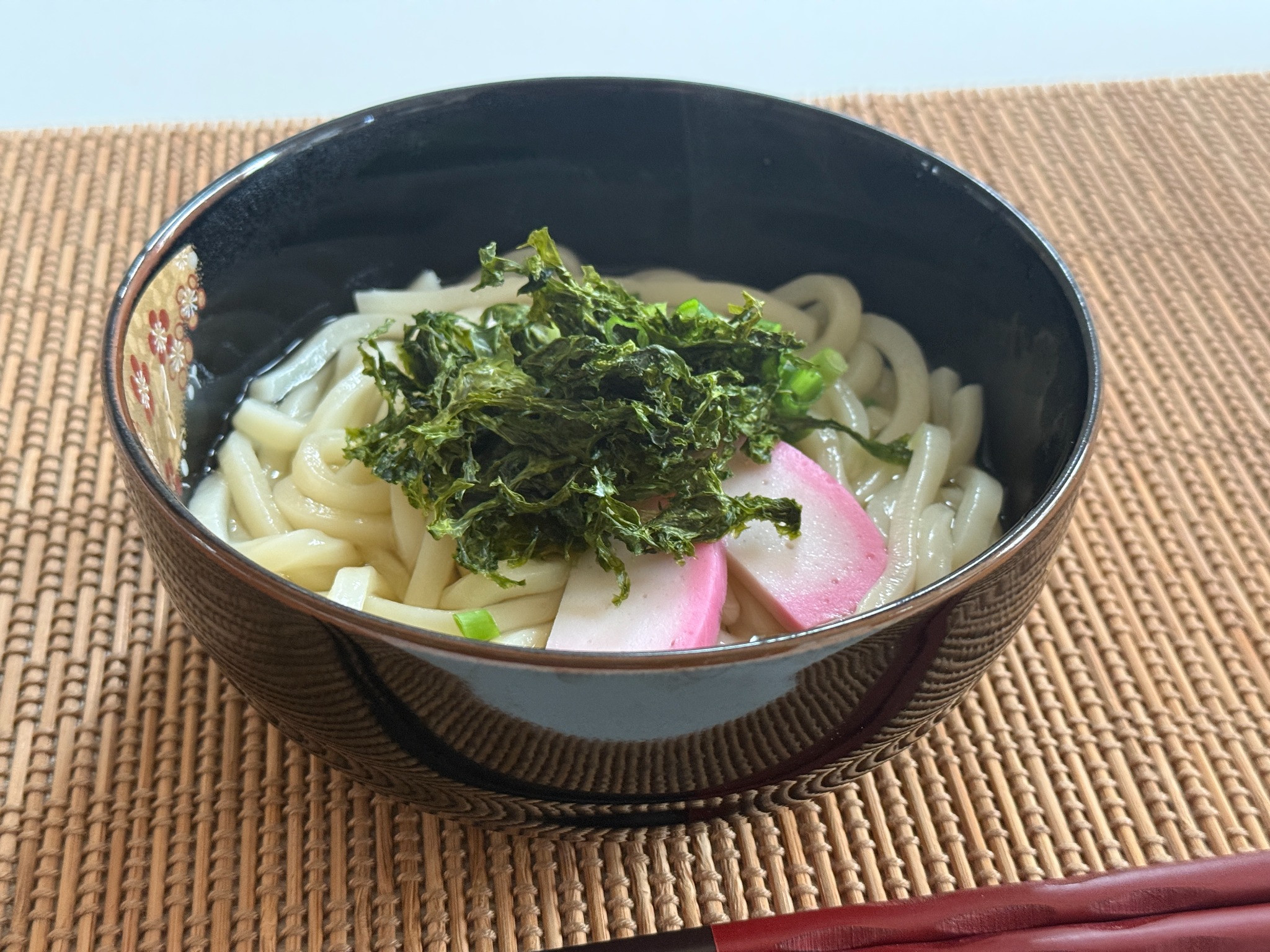 スマホで撮影したあおさをのせたうどん